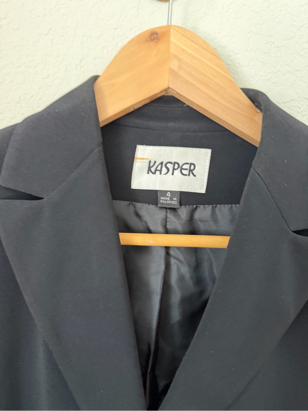 Kasper Women’s Black Tailored Three Button Blazer Size 4 - Picture 5 of 9
